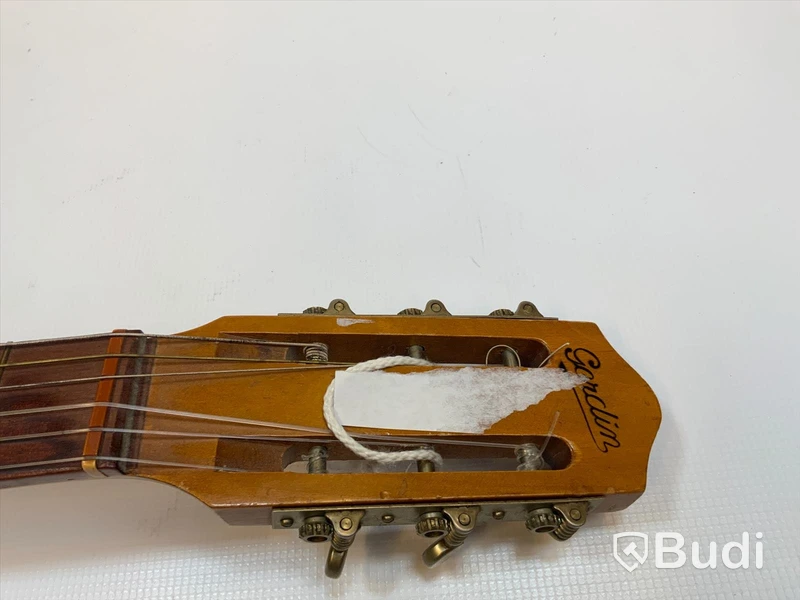 Gerdin nylon strängad gitarr inkl giggbag